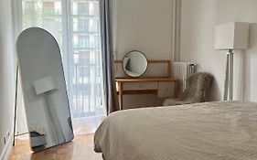 Modern Apartment Near The Eiffel Tower, 45M