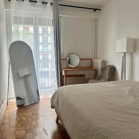 Modern Apartment Near The Eiffel Tower, 45M París Exterior foto